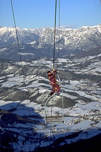 INTERVENTION SUR UN TELESIEGE, SAUVETAGE TELEPORTE, SELONNET, ALPES DE HAUTE PROVENCE (04) 