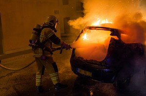 SAPEURS POMPIERS POLICE VIOLENCE URBAINE 