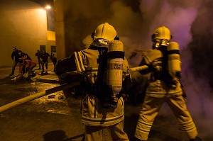 SAPEURS POMPIERS POLICE VIOLENCE URBAINE 