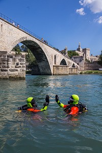 SAPEURS POMPIERS PONGEURS SUR LE RHONE