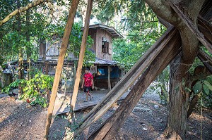 EARTH, FILS DE PECHEUR, ENFANT DE LA TERRE, BAN SAPHAN, THAILANDE, SERIE ENFANT DU MONDE 