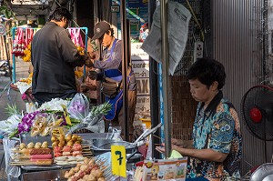 COMMERCES DE BOUCHE DANS LA RUE, BANGKOK, THAILANDE, ASIE 
