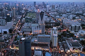 VUE GENERALE DE LA VILLE DEPUIS LA TOUR BAYOKE, LA PLUS HAUTE DE LA CAPITALE (300 METRES), BANGKOK, THAILANDE, ASIE 