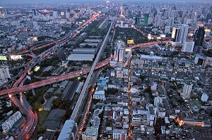 VUE GENERALE DE LA VILLE DEPUIS LA TOUR BAYOKE, LA PLUS HAUTE DE LA CAPITALE (300 METRES), BANGKOK, THAILANDE, ASIE 