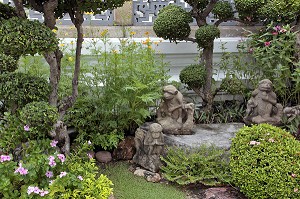 SCULPTURES DE NATS EN PIERRE QUI SERVAIENT DE LEST AUX BATEAUX APRES LEUR LIVRAISON DE RIZ EN CHINE, GRAND PALAIS ROYAL DE BANGKOK, THAILANDE, ASIE 
