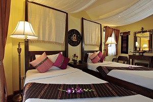 CHAMBRE DU CORAL HOTEL, BANG SAPHAN, THAILANDE 