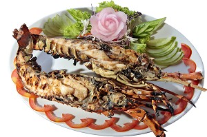 LANGOUSTE GRILLEE, PLAT CUISINE DU CORAL HOTEL, BANG SAPHAN, PROVINCE DE PRACHUAP KHIRI KHAN, THAILANDE, ASIE 