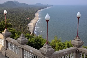 PLAGE DE BAN KRUT VUE DU TEMPLE DU BIG BOUDDHA, BANG SAPHAN, THAILANDE, ASIE 