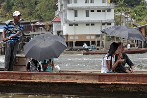 BATEAUX TAXIS POUR LA BIRMANIE, PORT DE RANONG, THAILANDE 