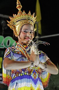 SPECTACLE DE DANSE TRADITIONNELLE THAI, THAILANDE, ASIE 