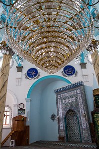 INTERIEUR DE LA MOSQUEE HAYRETTIN PASA (ANCIENNE EGLISE), VILLE D’AYVALIK SUR LES BORDS DE LA MER EGEE, RIVIERA DES OLIVIERS, NORD D’IZMIR, TURQUIE 