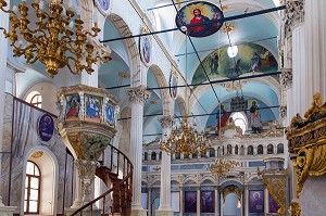 INTERIEUR DE EGLISE GREQUE ORTHODOXE TAKSIYARHIS, VILLAGE D’AYVALIK SUR LES BORDS DE LA MER EGEE, RIVIERA DES OLIVIERS, NORD D’IZMIR, TURQUIE 