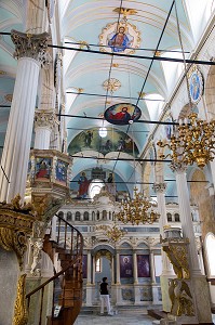 INTERIEUR DE EGLISE GREQUE ORTHODOXE TAKSIYARHIS, VILLAGE D’AYVALIK SUR LES BORDS DE LA MER EGEE, RIVIERA DES OLIVIERS, NORD D’IZMIR, TURQUIE 