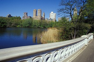 PONT SUR LE LAC, CENTRAL PARK, MANHATTAN, NEW YORK, USA 
