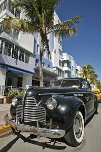 VOITURE DE COLLECTION, OCEAN DRIVE, QUARTIER ART DECO, MIAMI BEACH, MIAMI, FLORIDE, FLORIDA, ETATS-UNIS, USA 