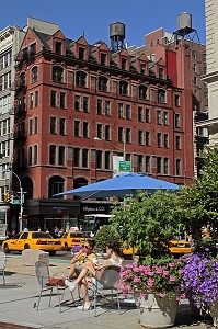 TERRASSE AU CROISEMENT DE LA 5TH AVENUE ET DE BROADWAY, MANHATTAN, NEW YORK CITY, ETAT DE NEW YORK, ETATS-UNIS 