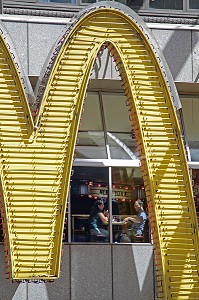 FAST-FOOD MAC DONALD'S, TIMES SQUARE, QUARTIER DE MIDTOWN, MANHATTAN, NEW YORK CITY, ETAT DE NEW YORK, ETATS-UNIS 