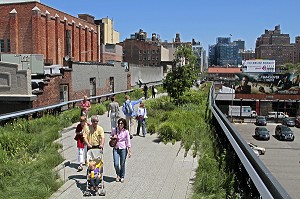 HIGH LINE PARK, PARC URBAIN SUSPENDU AMENAGE SUR UNE ANCIENNE VOIE FERREE AERIENNE, MEATPACKING DISTRICT, MANHATTAN, NEW YORK CITY, ETAT DE NEW YORK, ETATS-UNIS 