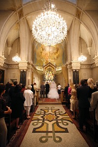 CEREMONIE DE MARIAGE A L'EGLISE ORTHODOXE, PARIS, FRANCE 