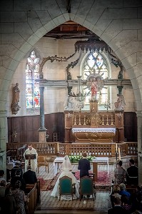 CEREMONIE RELIGIEUSE DE MARIAGE, EGLISE DE BOISSY-LES-PERCHE, EURE ET LOIR (28), FRANCE 