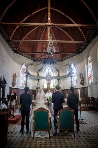 CEREMONIE RELIGIEUSE DE MARIAGE, EGLISE DE BOISSY-LES-PERCHE, EURE ET LOIR (28), FRANCE 