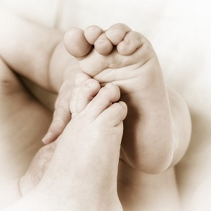ILLUSTRATION SUR LES BEBES, PIEDS DE BEBE 