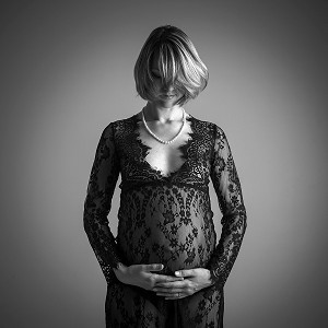 FEMME ENCEINTE, PORTRAIT EN STUDIO 
